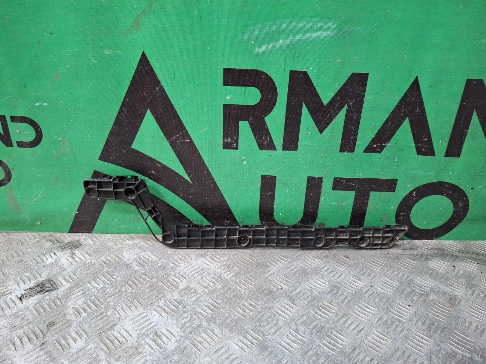 Кронштейн бампера Toyota Land Cruiser 2007-2021