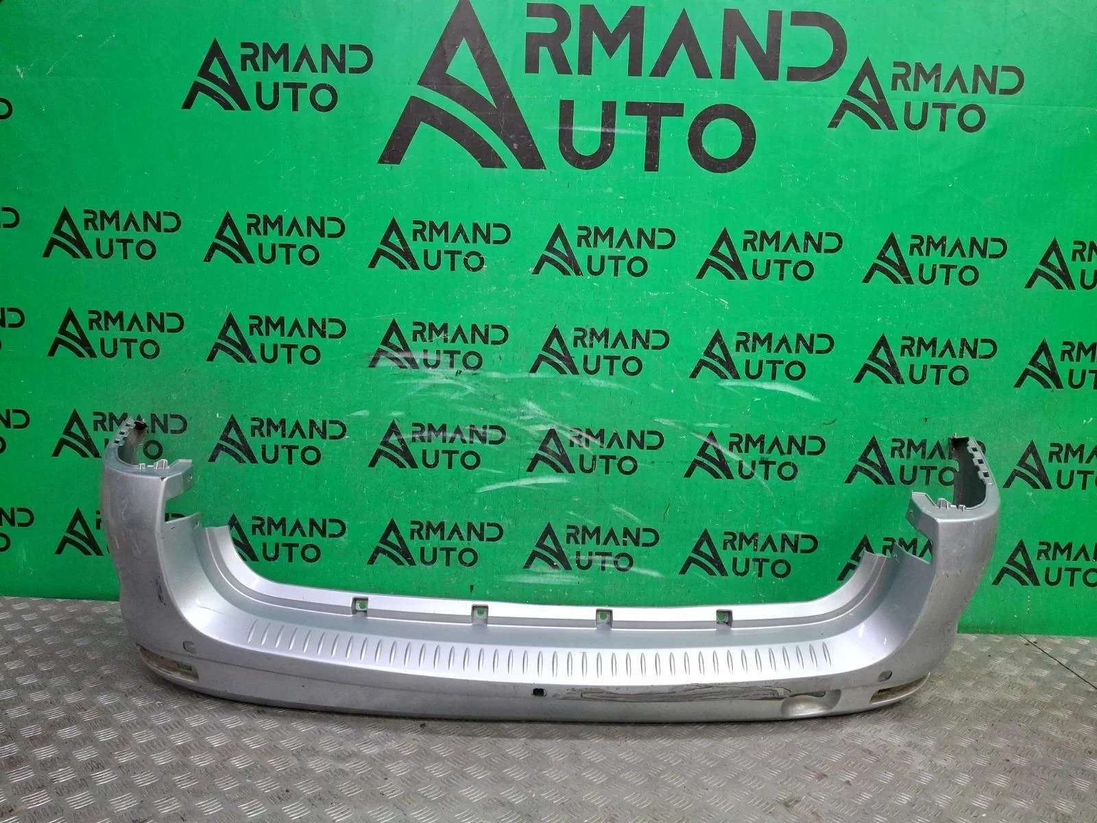 Бампер Lada Largus 2012-нв