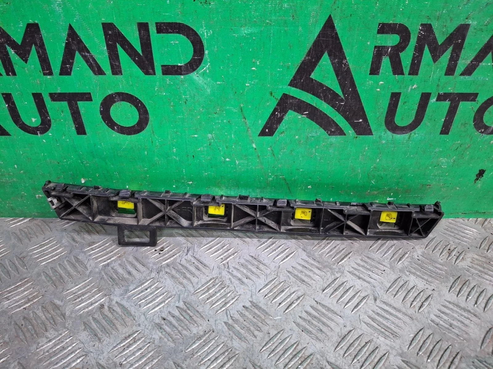 Кронштейн бампера Hyundai Solaris 2017-нв