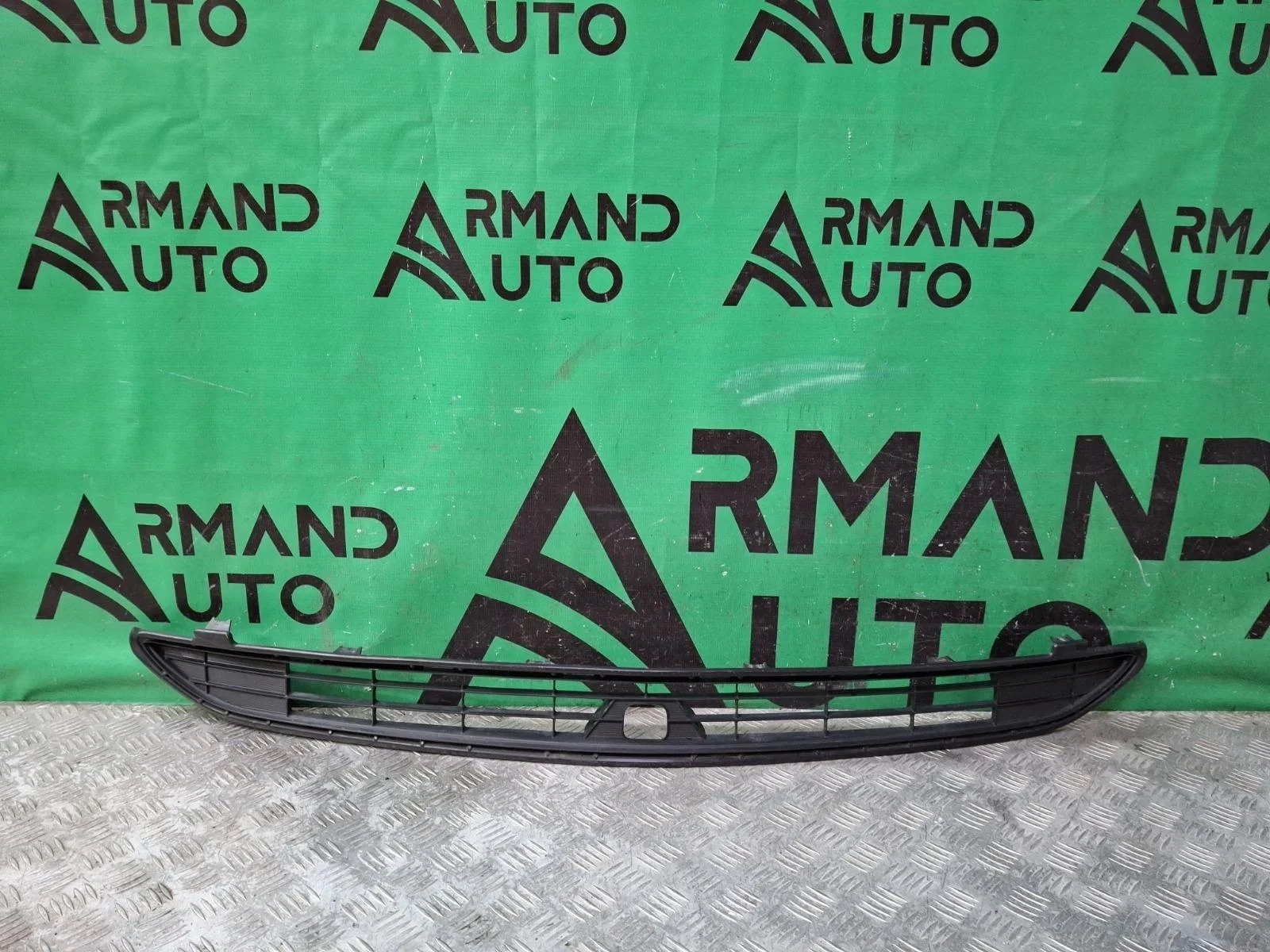 Решетка бампера верхняя Toyota RAV4 2015-2019 CA40