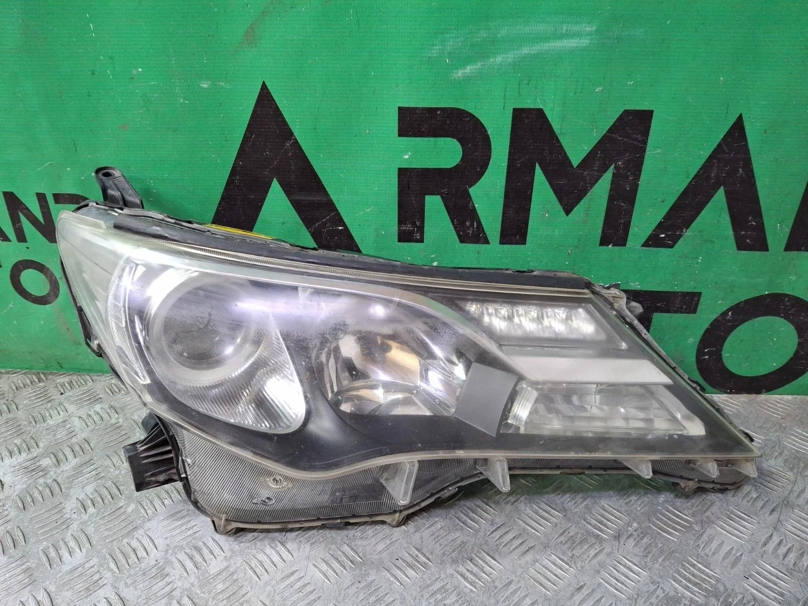 Фара Toyota RAV4 2012-2015 CA40
