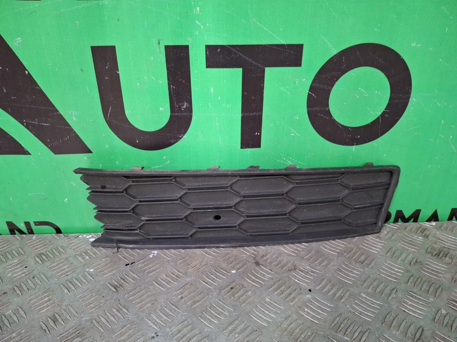 Решетка бампера Skoda Rapid 2020-нв