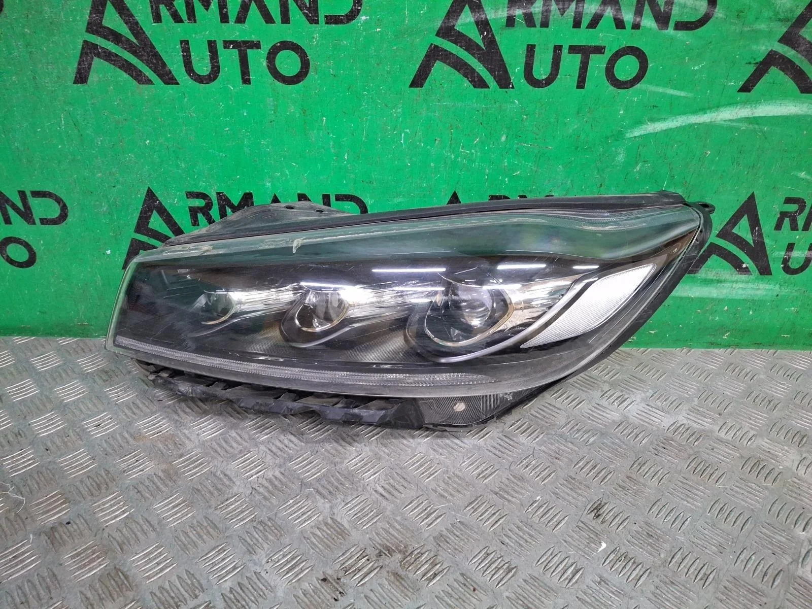 Фара Kia Sorento 2017-2020 3 Prime UM