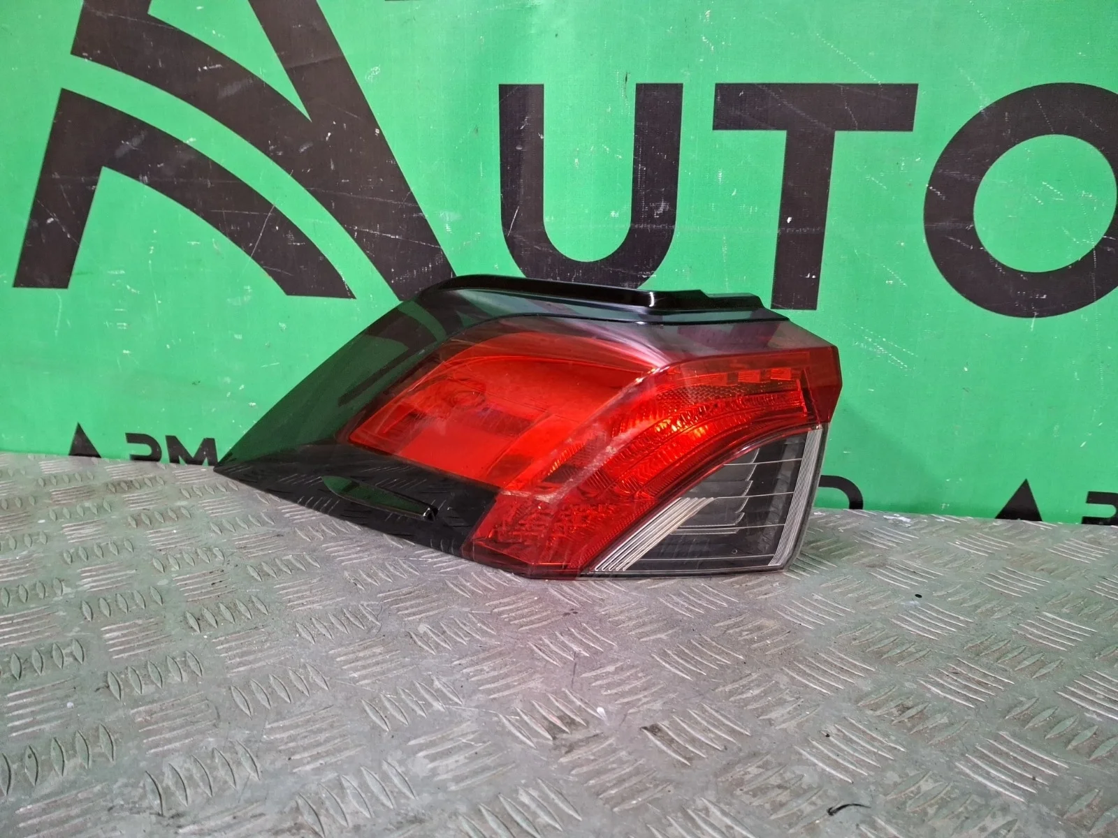 Фонарь внешний Toyota RAV4 2018-нв 5 XA50