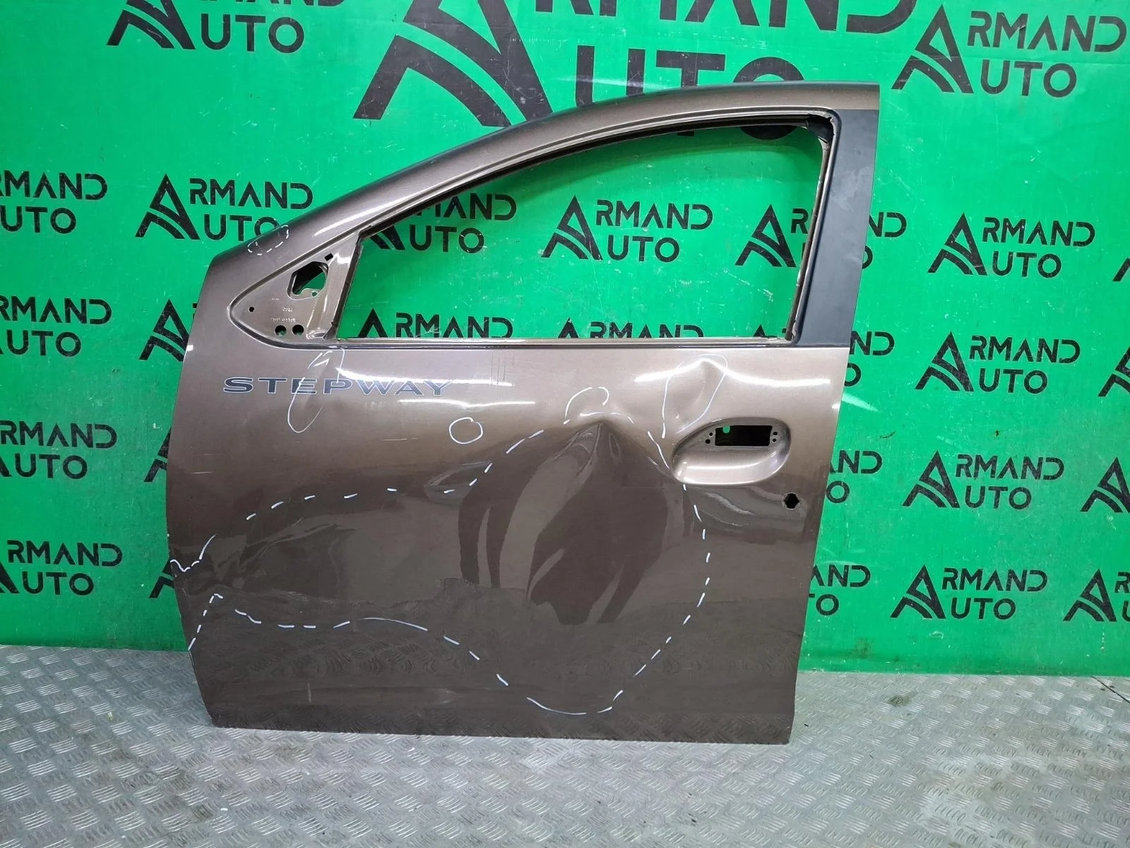 Дверь Renault Sandero 2013-2022