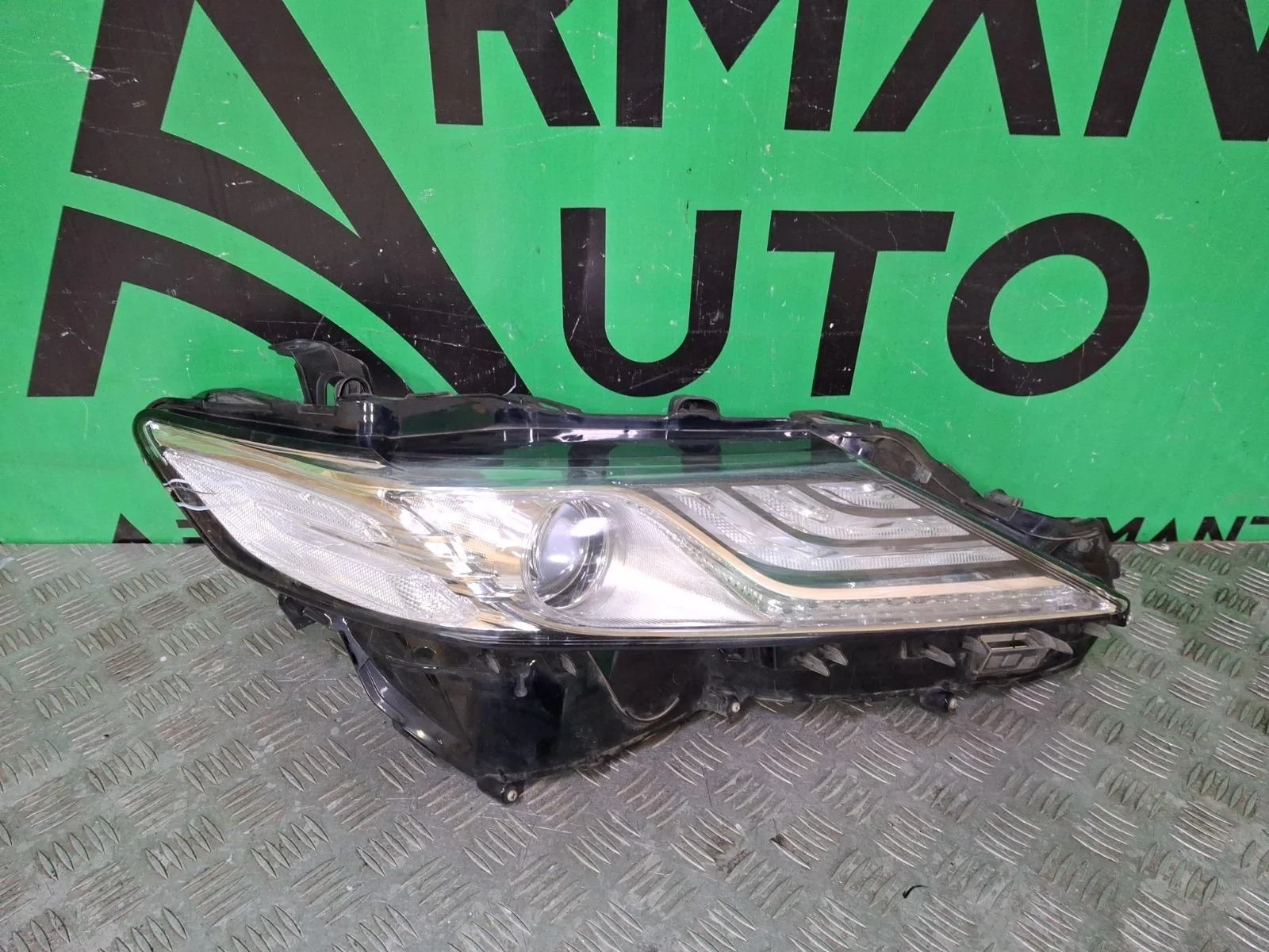 Фара Toyota Camry 2017-2021 8 XV70