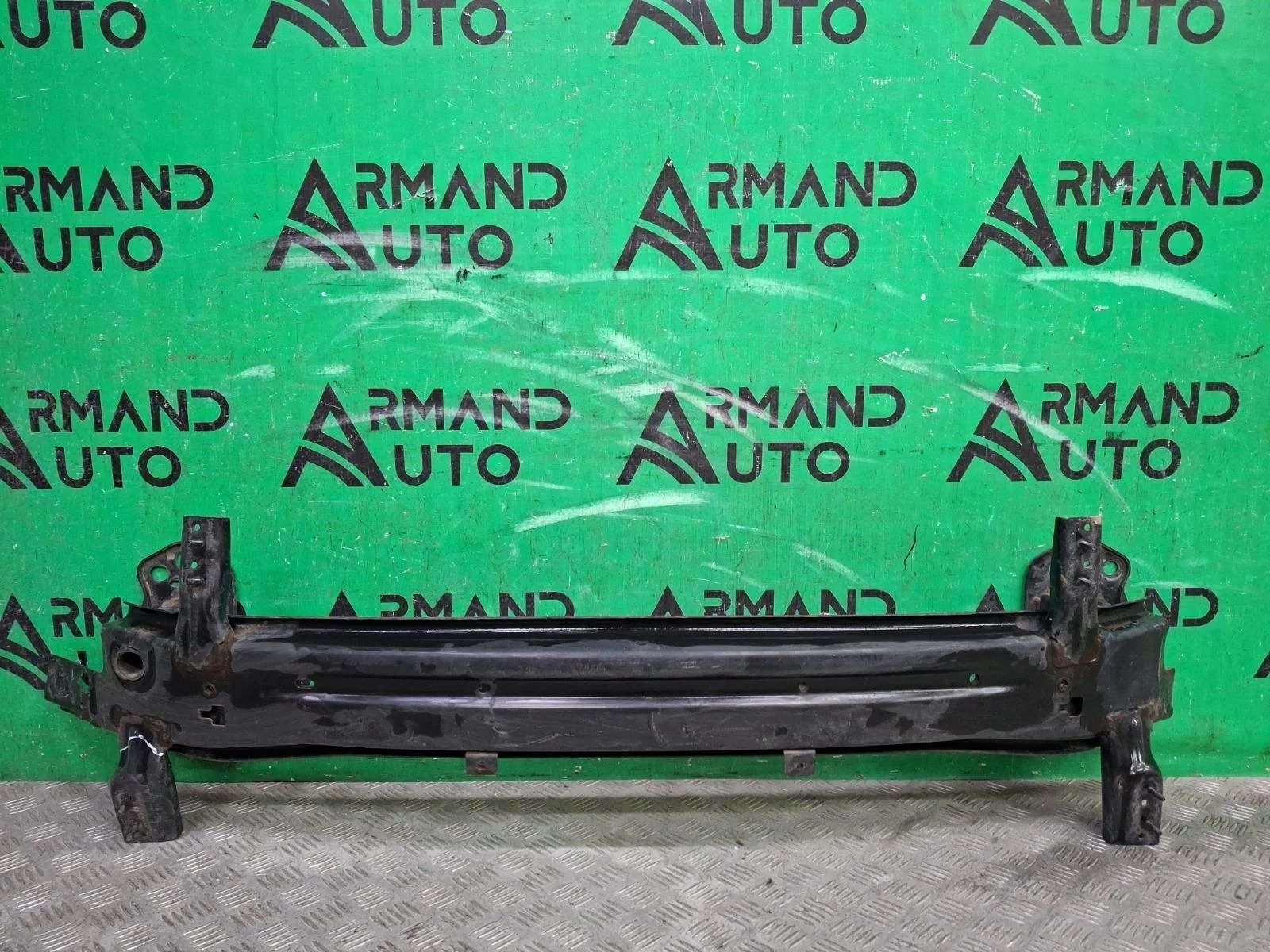 Усилитель бампера Kia Sorento 2012-2019 XM