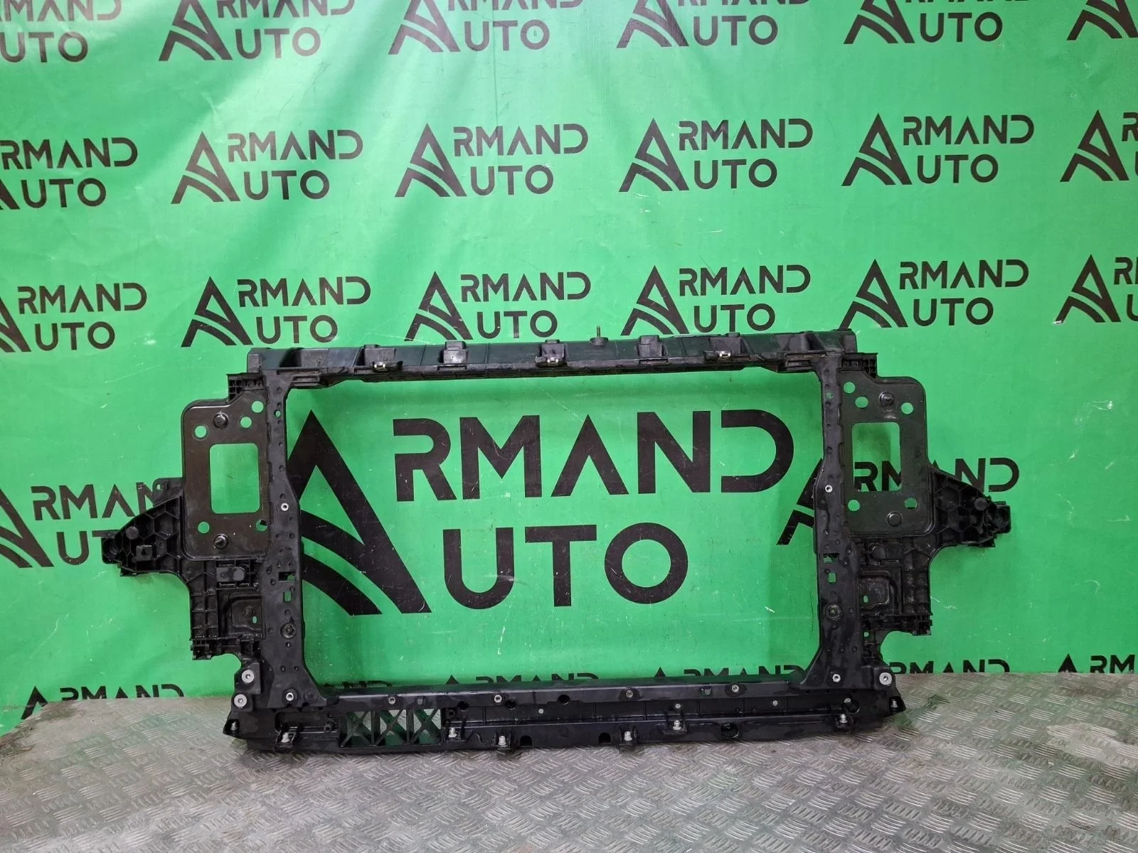 Панель передняя (суппорт радиатора) Kia Seltos 2019-нв