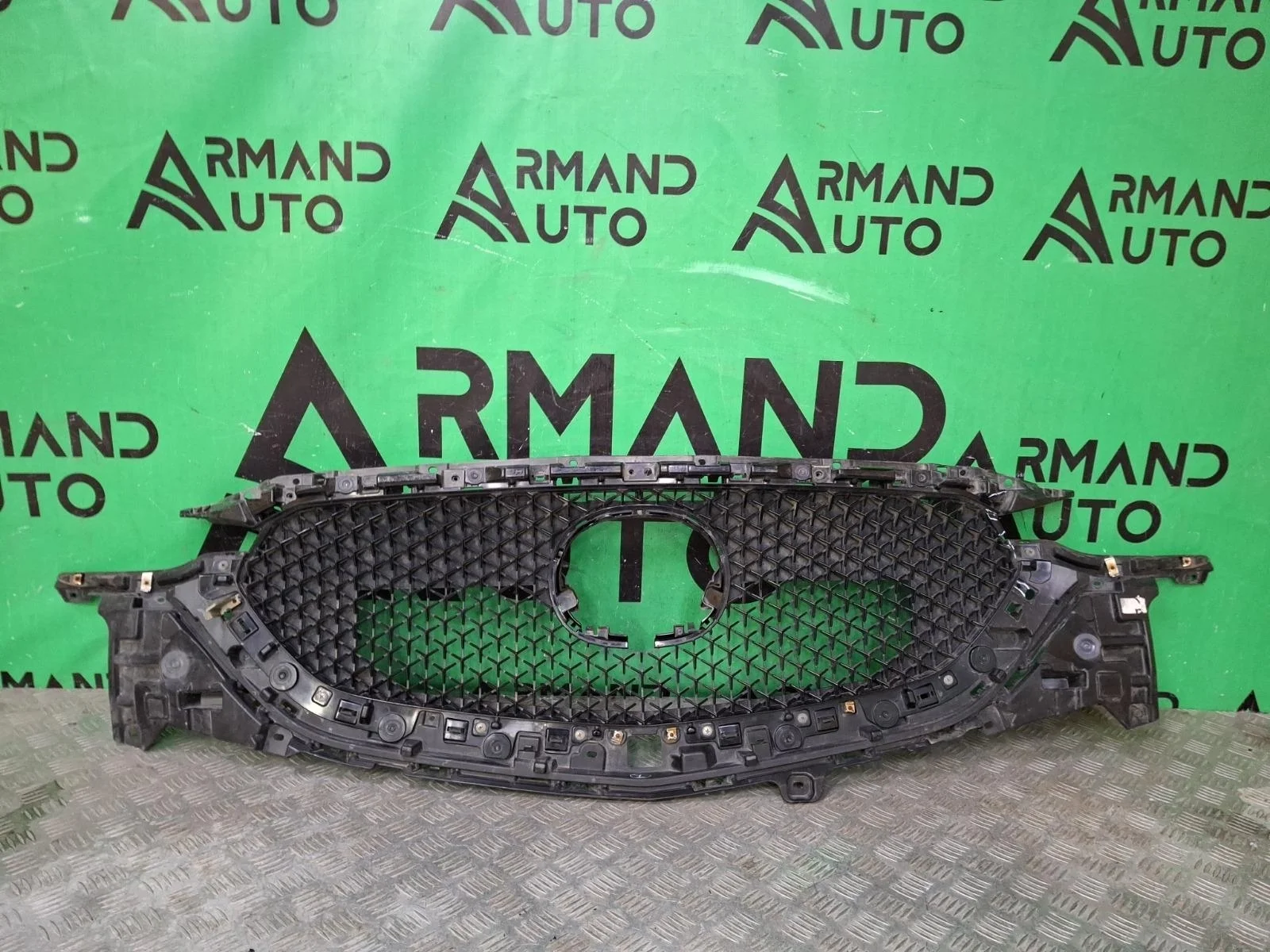 Решетка радиатора Mazda CX-5 2017-нв