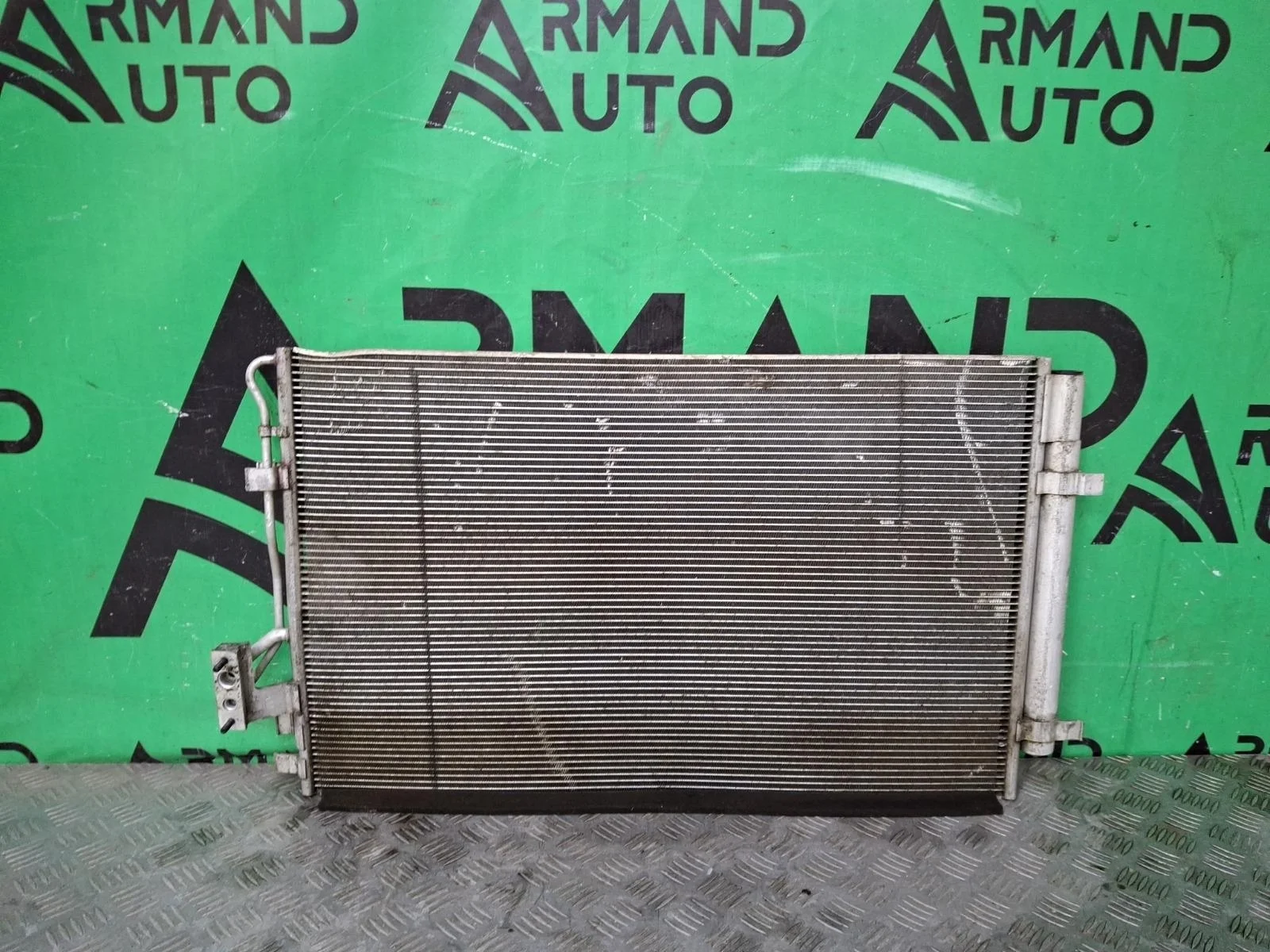 Радиатор кондиционера KIA Sorento 2009-2012 XM