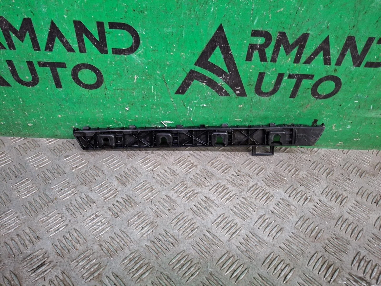 Кронштейн бампера Hyundai Solaris 2017-нв