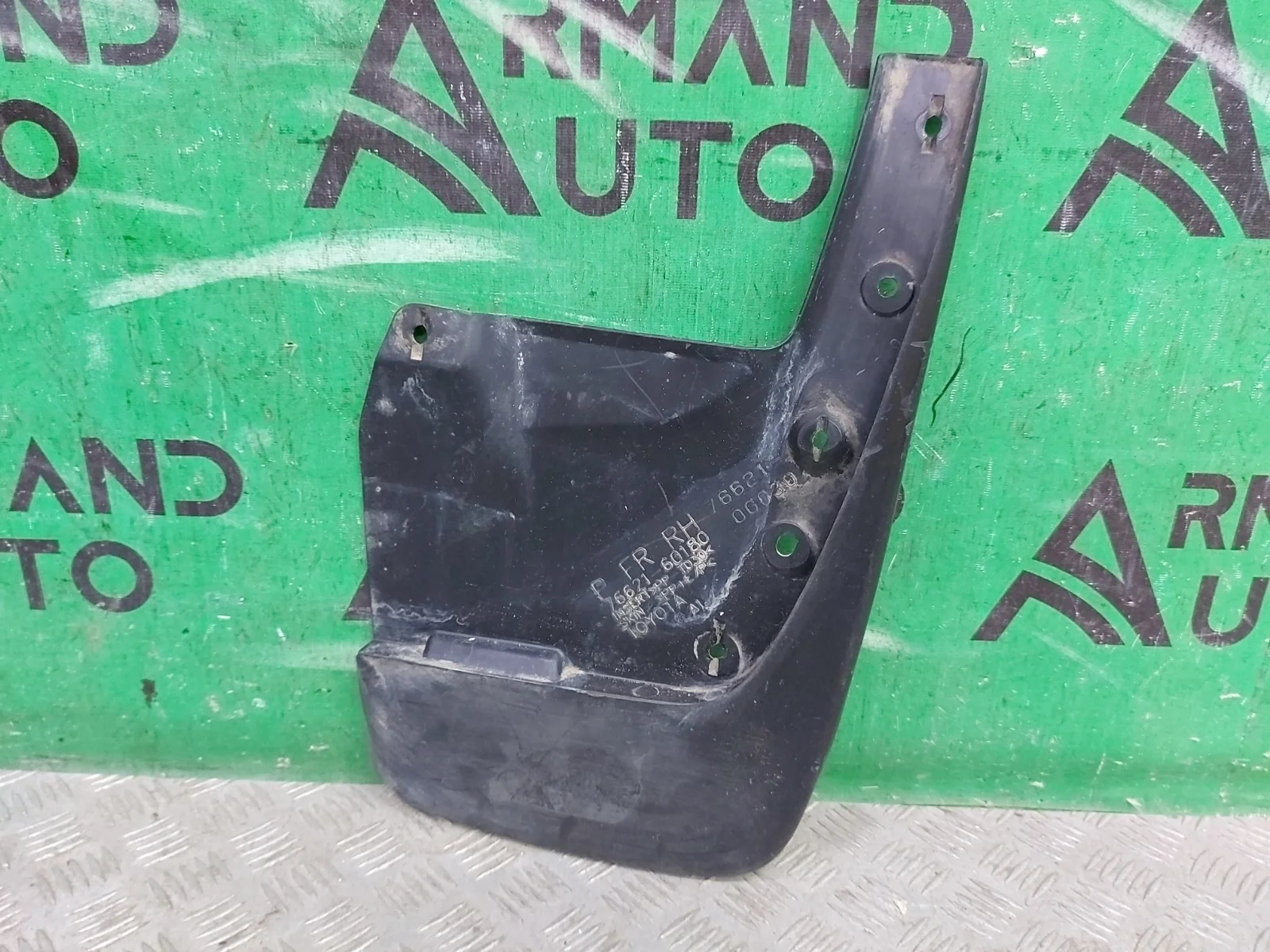 Брызговик Toyota Land Cruiser Prado 2009-нв 150