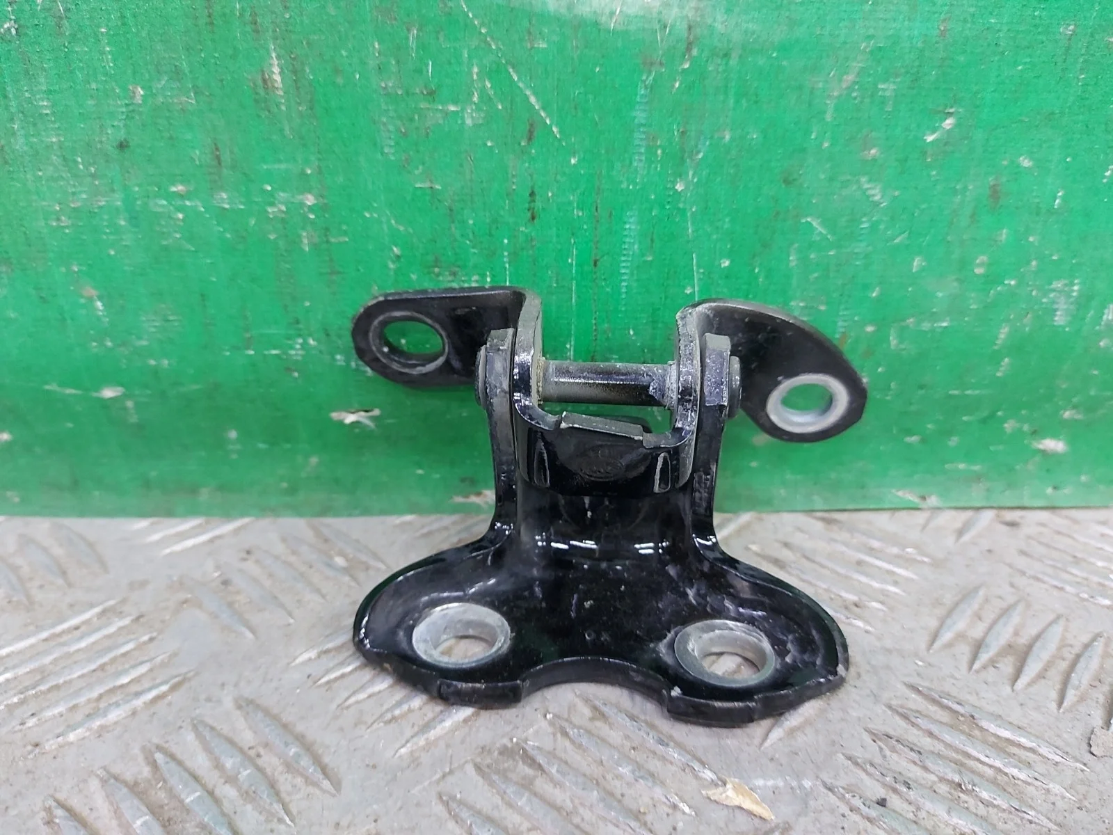 Петля двери нижняя Toyota Camry 2011-2018 7 XV50