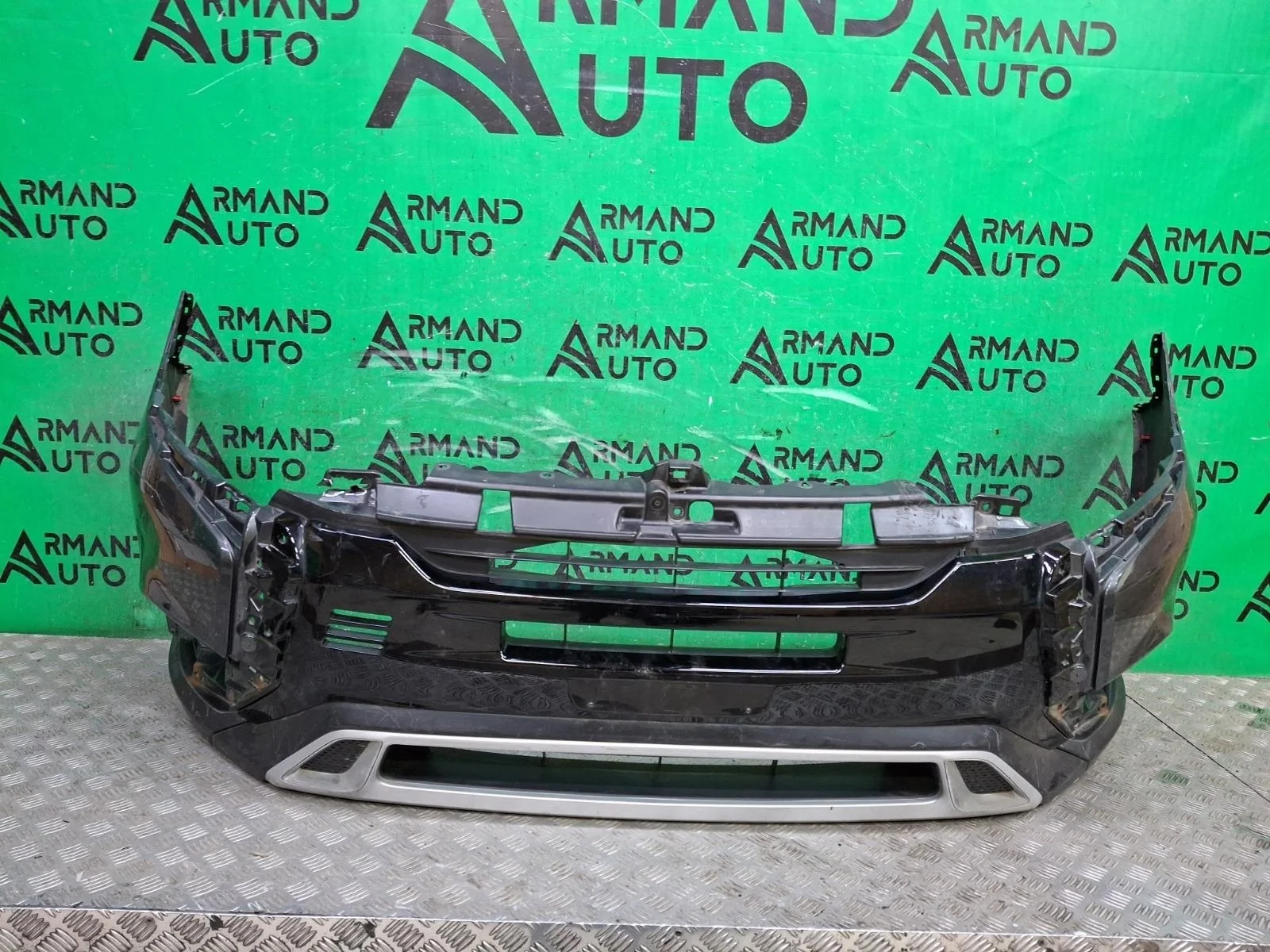Бампер Mitsubishi Outlander 2018-нв 3