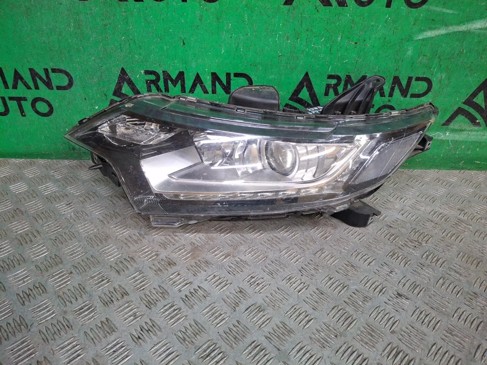 Фара Mitsubishi Outlander 2015-нв 3