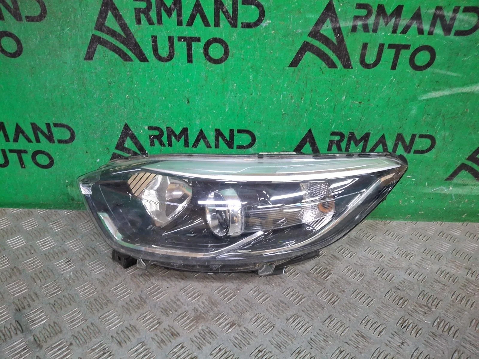 Фара Renault Kaptur 2016-2022