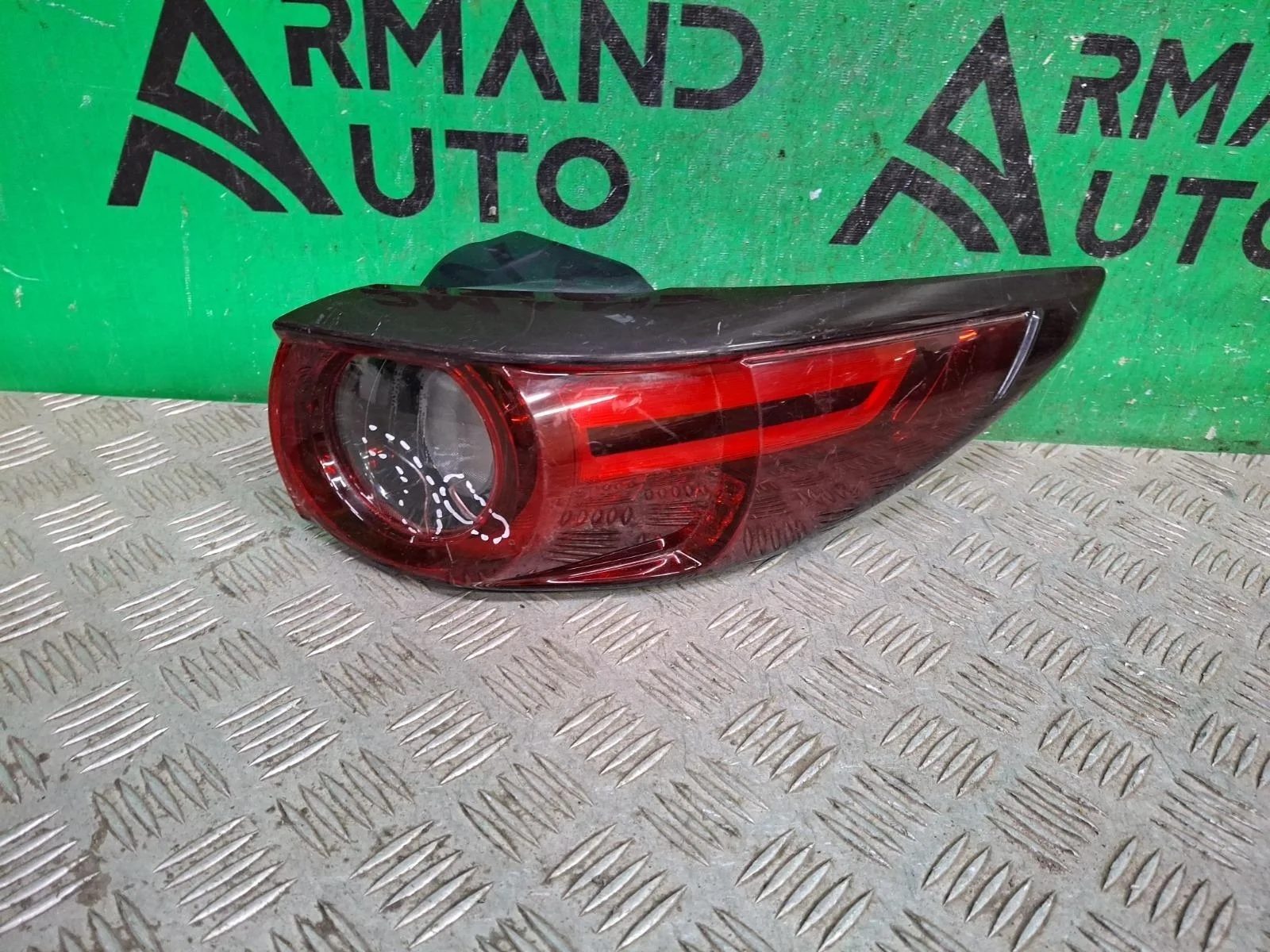 Фонарь внешний Mazda CX-5 2017-нв