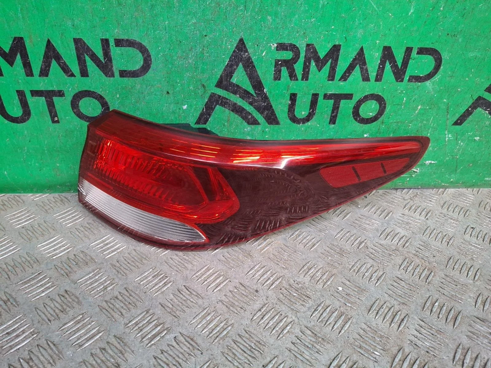 Фонарь внешний KIA Rio 2017-2020 4 FB