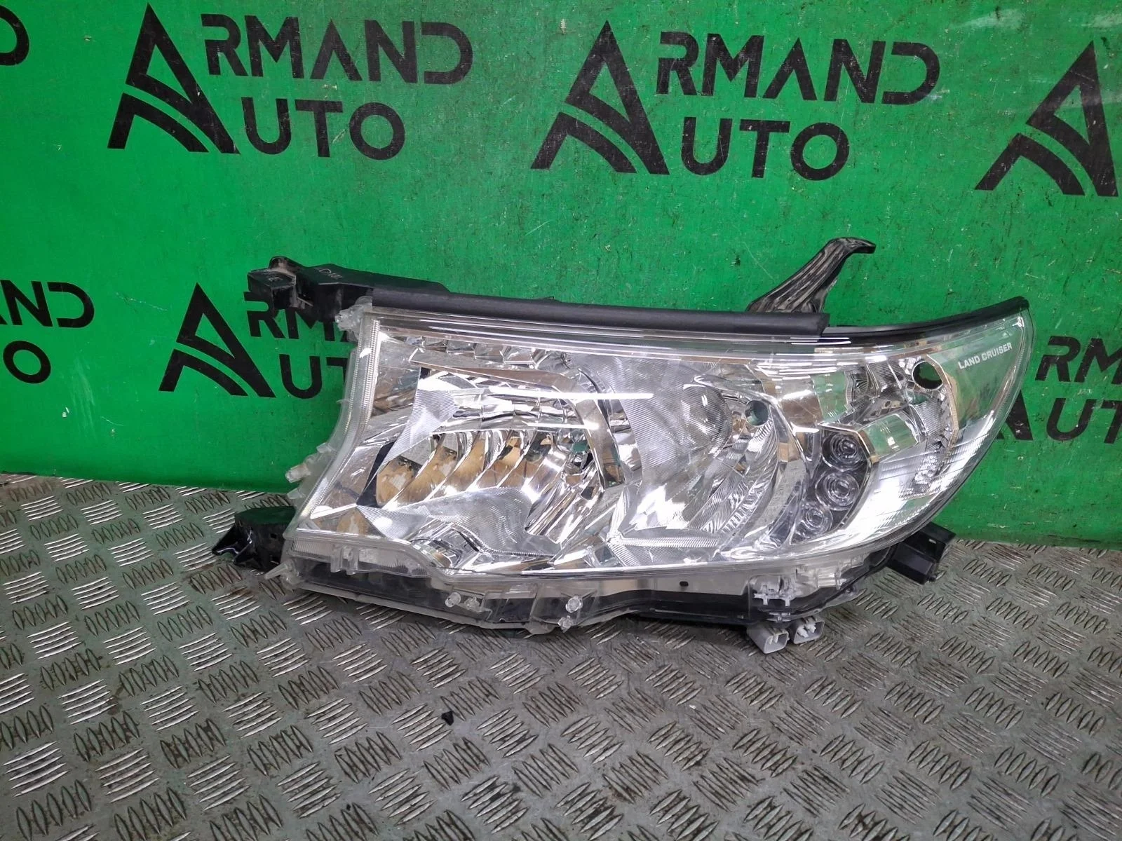 Фара Toyota Land Cruiser Prado 2017-нв 150