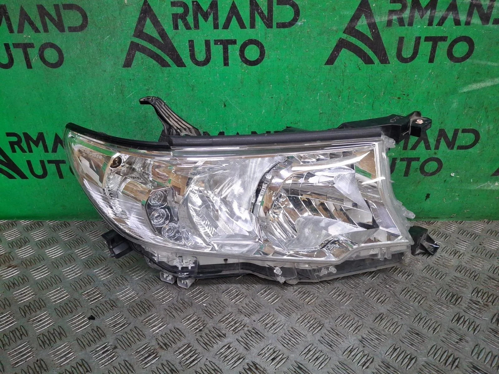 Фара Toyota Land Cruiser Prado 2017-нв 150