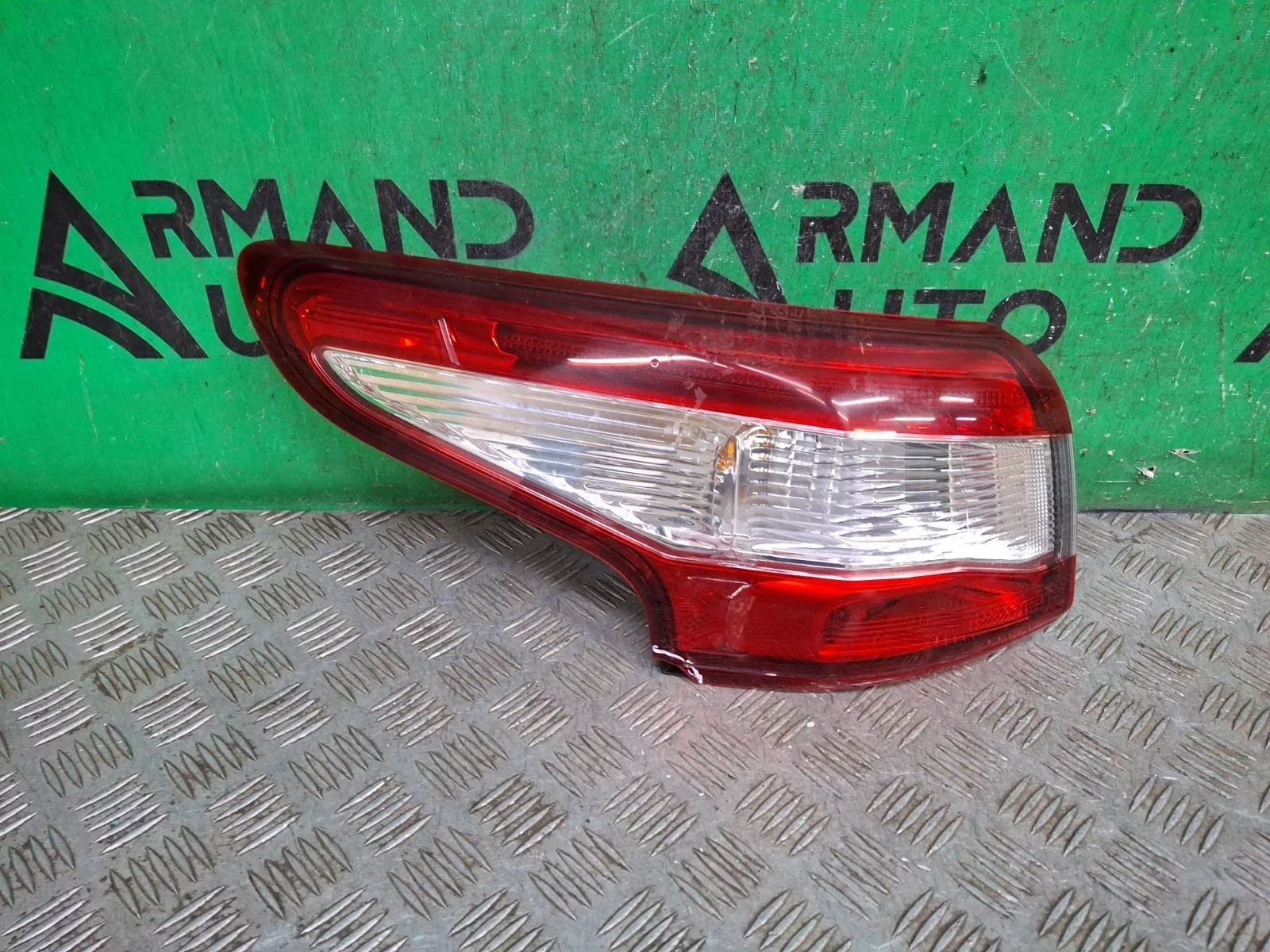 Фонарь внешний Nissan Qashqai 2013-2019 j11