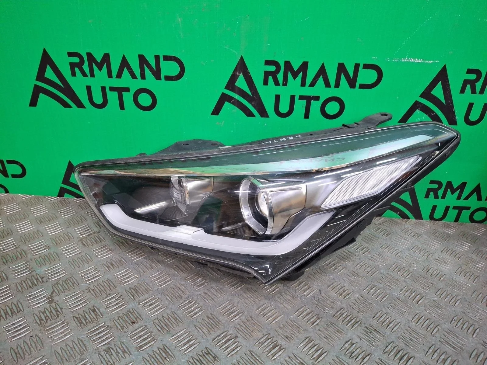 Фара Hyundai Grand Santa Fe 2015-2019 B8