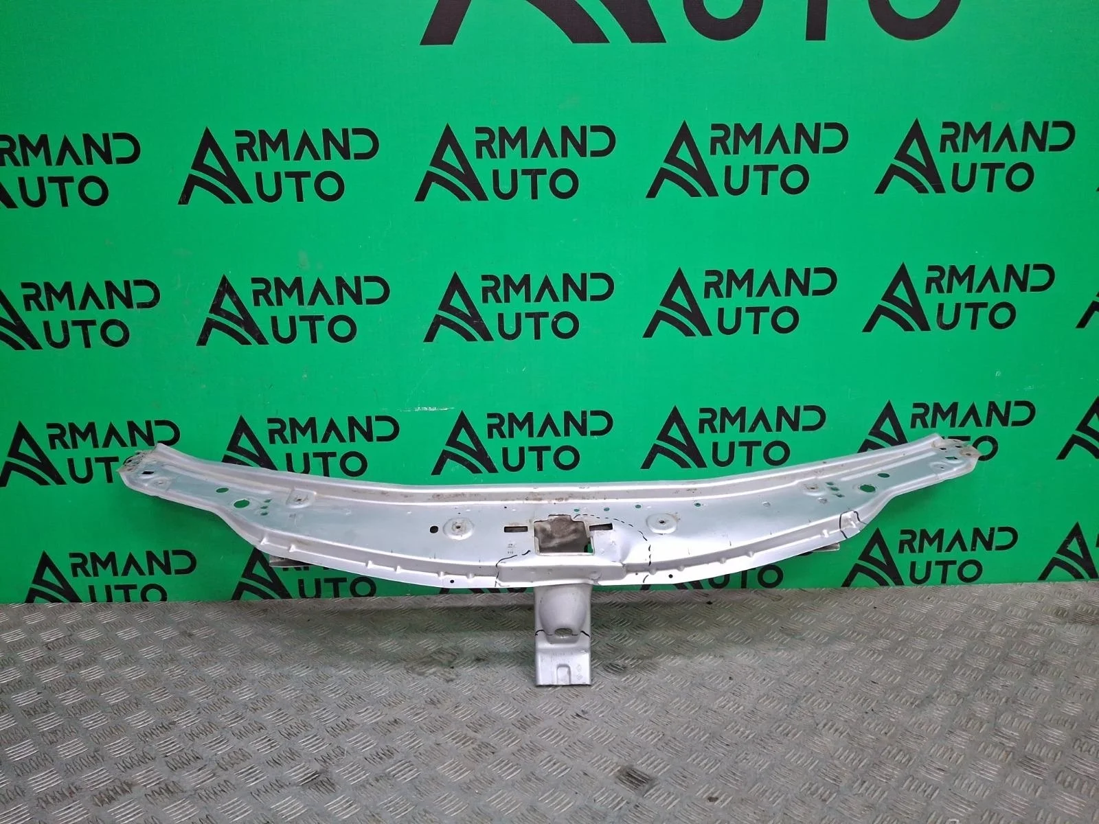 Панель передняя (суппорт радиатора) Renault Logan 2004-2015