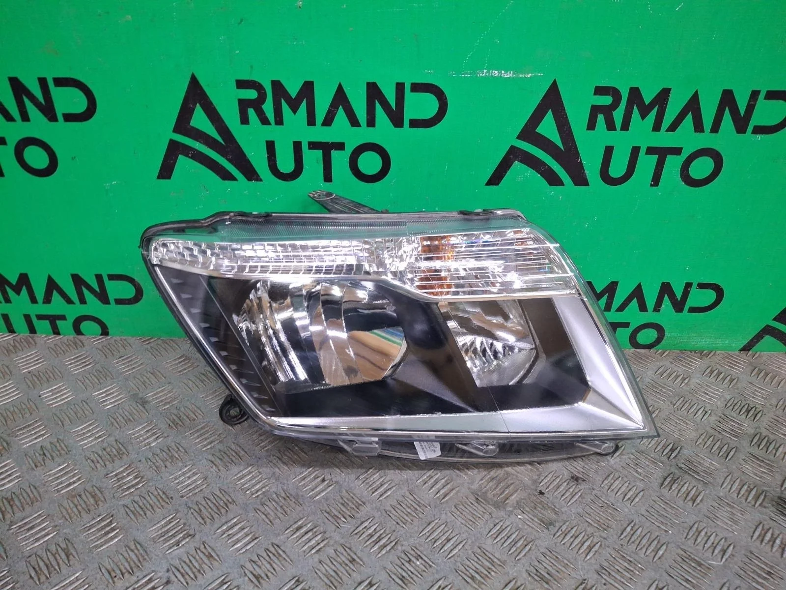 Фара Nissan Terrano 2014-2022 3 D10