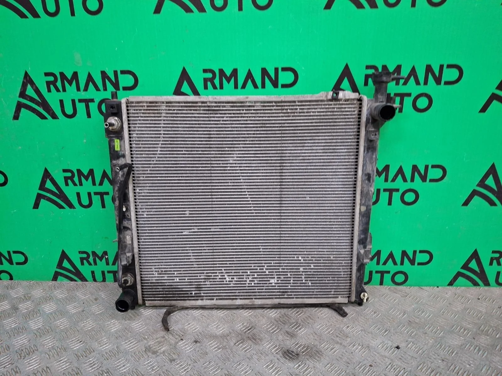 Радиатор двигателя (двс) Hyundai Santa Fe 2012-2016 3 DM