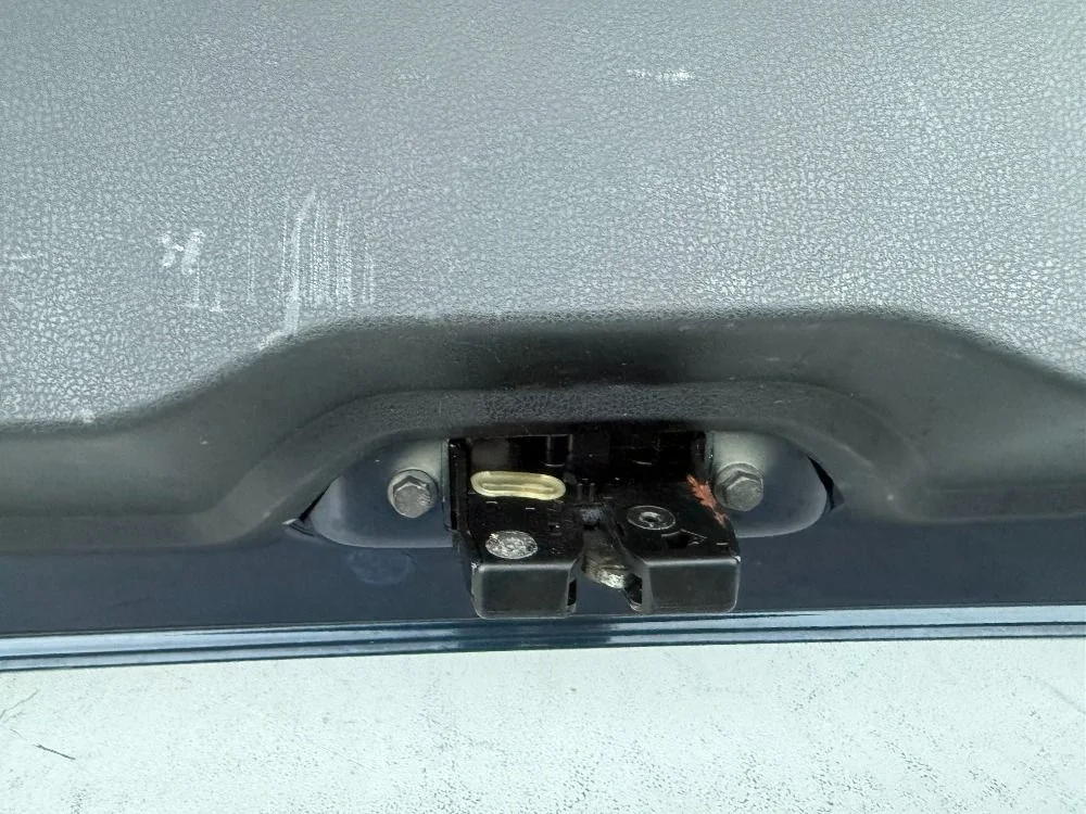 Замок крышки багажника Nissan Qashqai+2 I (2008—2010)