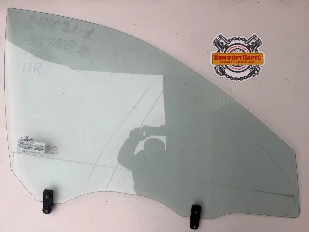 Стекло двери передней правой Kia Cerato I (2003—2007)