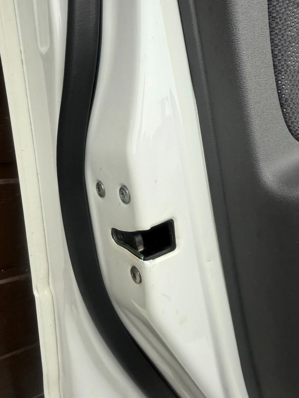 Замок двери передней левой Kia Rio II (2005—2009)