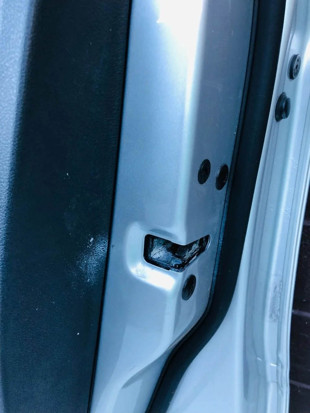 Замок двери передней правой Volkswagen Amarok I рестайлинг (2016—2023)