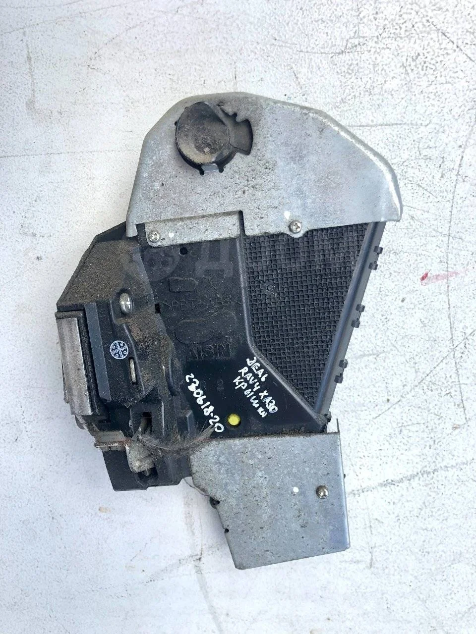 Замок крышки багажника Toyota RAV4 III (2005—2010)