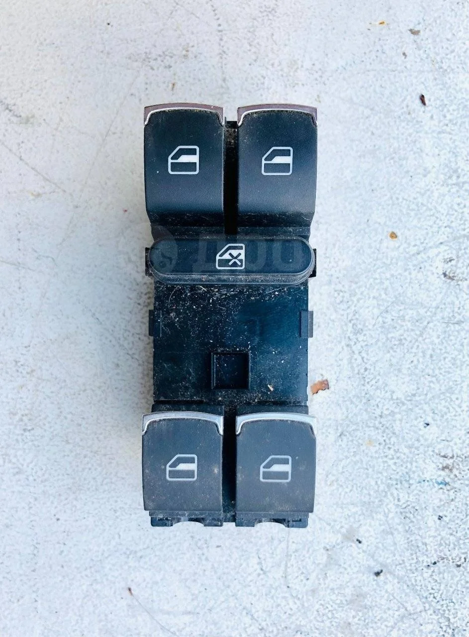 Блок кнопок управления стеклоподъемниками Volkswagen Passat CC B6 (2008—2012)