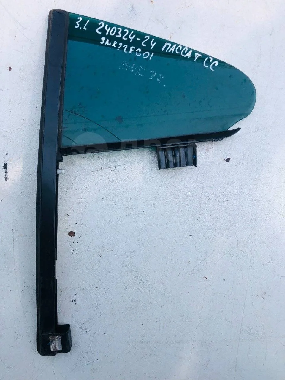 Форточка (стекло) двери заднее левое Volkswagen Passat CC B6 (2008—2012)