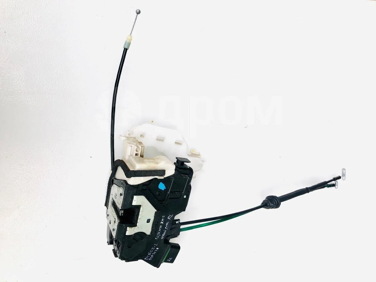 Замок двери передней левой Kia Sorento II (2009—2012)