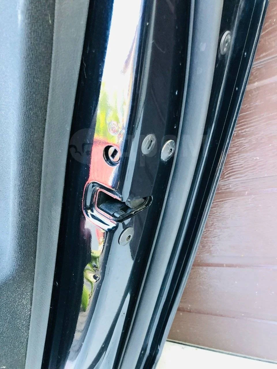 Замок двери задней правой Volkswagen Passat B6 (2005—2010)