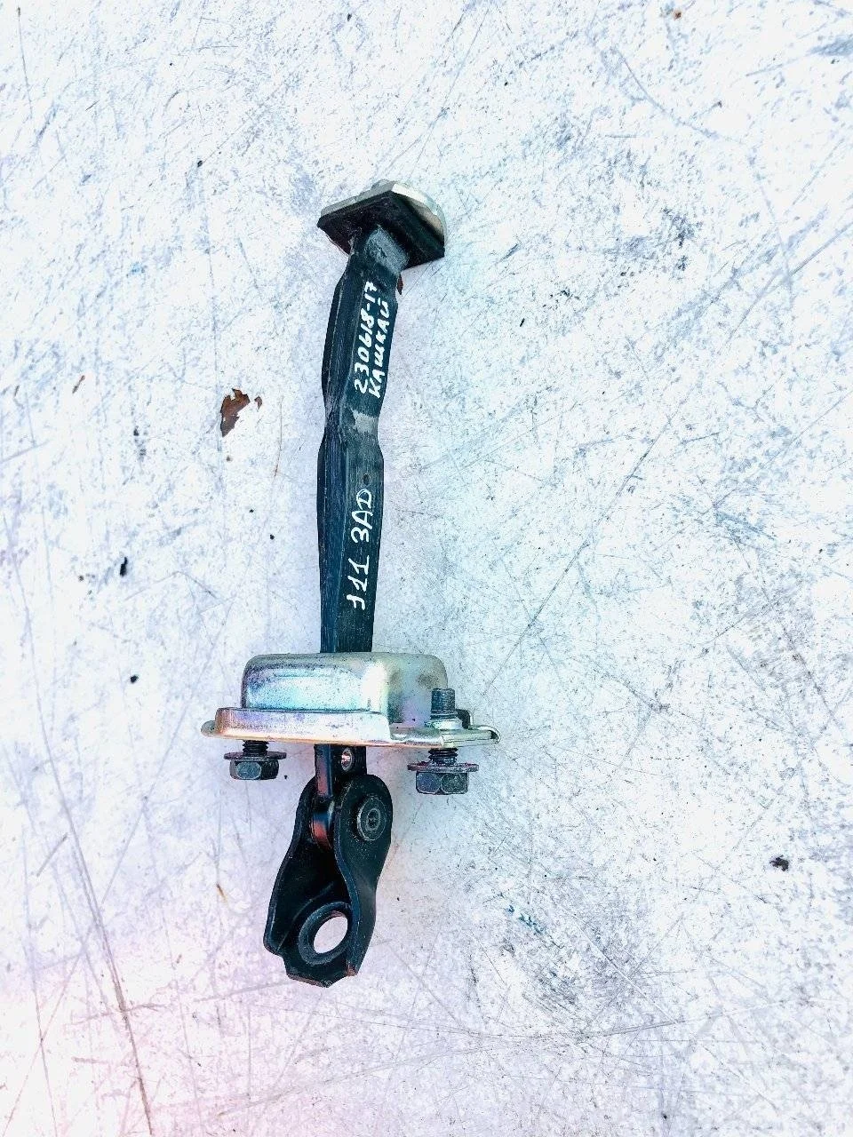 Ограничитель двери Nissan Qashqai II (2013—2019)