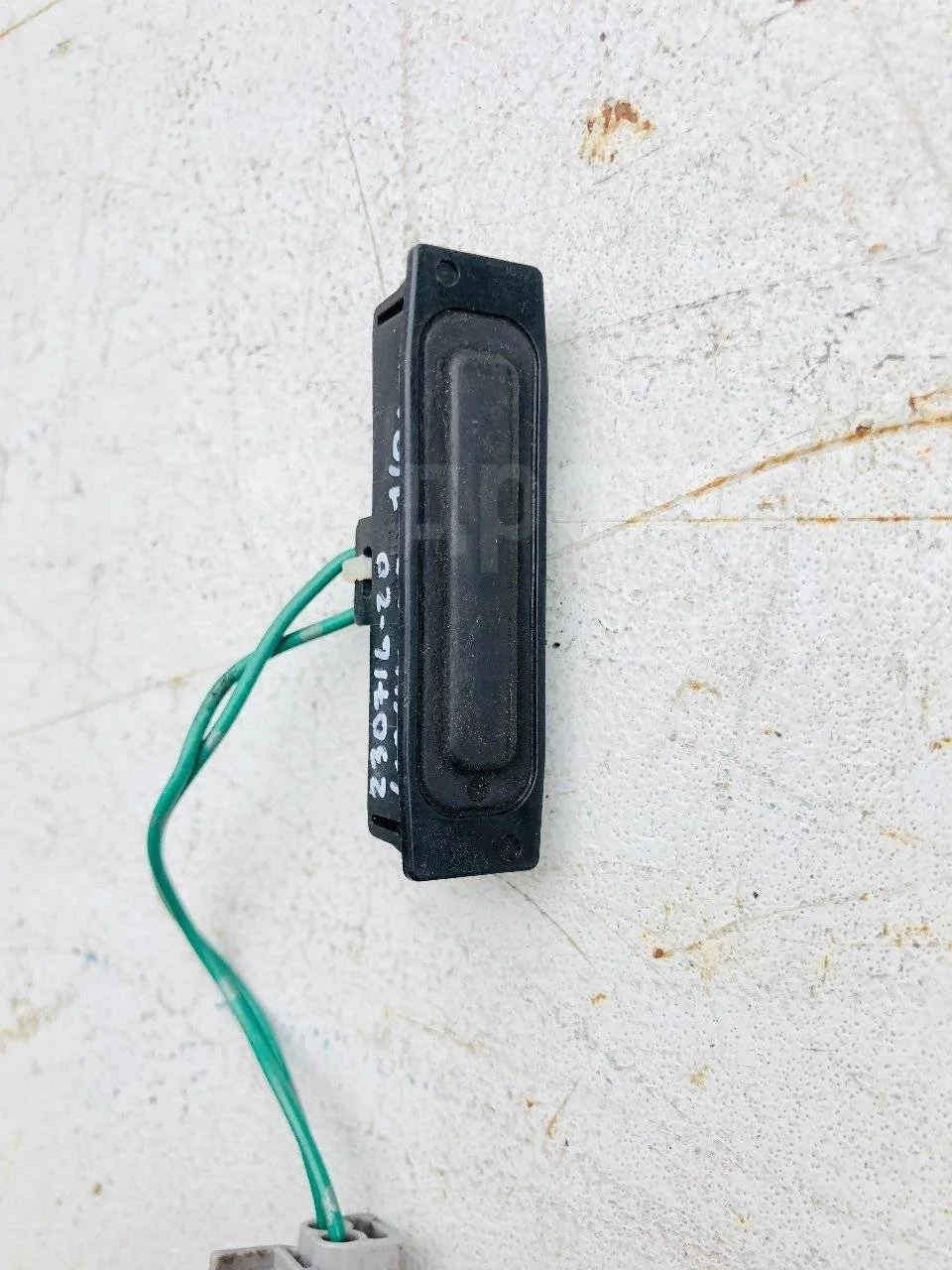 Кнопка открывания багажника Nissan Qashqai+2 I (2008—2010)