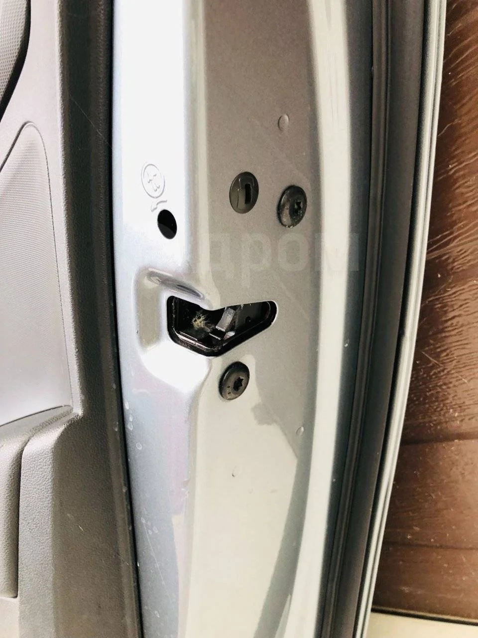 Замок двери задней правой Skoda Rapid I (2012—2017)