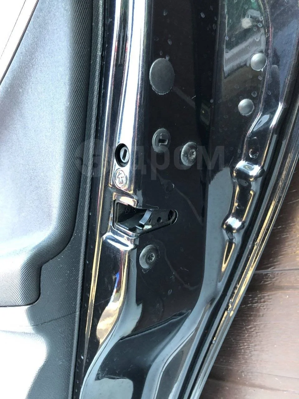 Замок двери задней правой Skoda Fabia II рестайлинг (2010—2014)