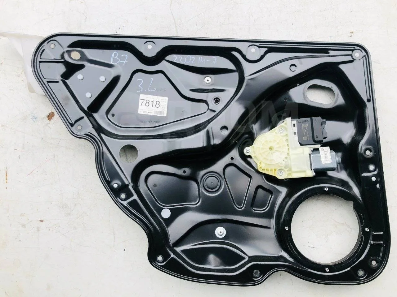 Стеклоподъемник двери электрический Volkswagen Passat B7 (2010—2015)