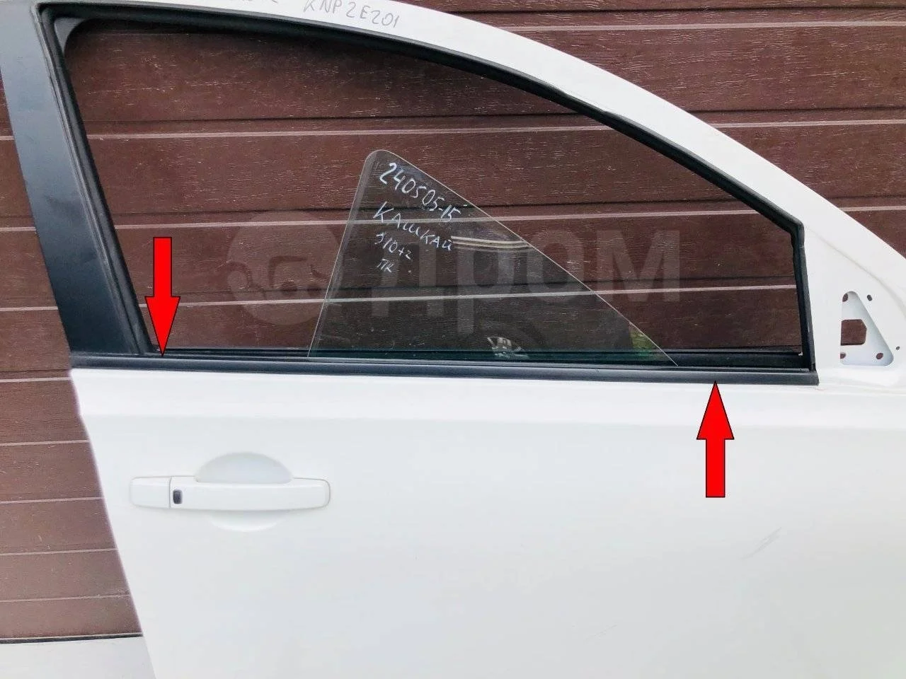 Молдинг под опускное стекло внешний Nissan Qashqai+2 I рестайлинг (2010—2013)