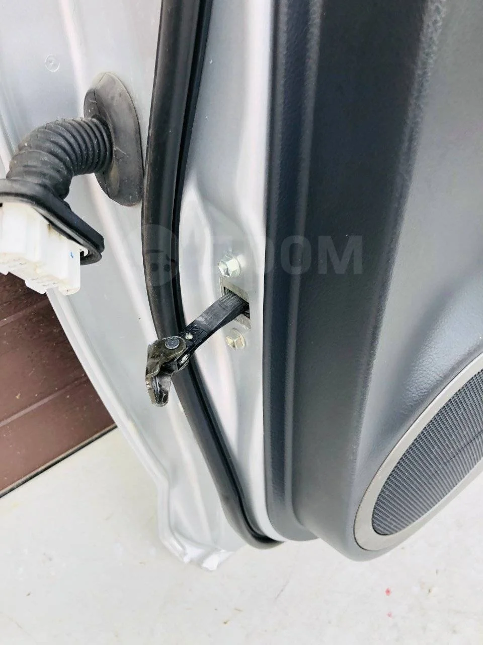 Ограничитель двери Toyota RAV4 III (2005—2010)