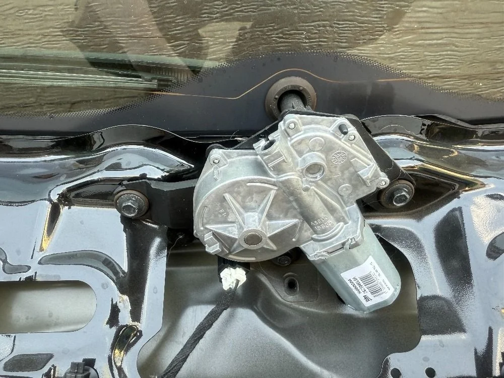 Моторчик заднего стеклоочистителя Nissan Qashqai II (2013—2019)