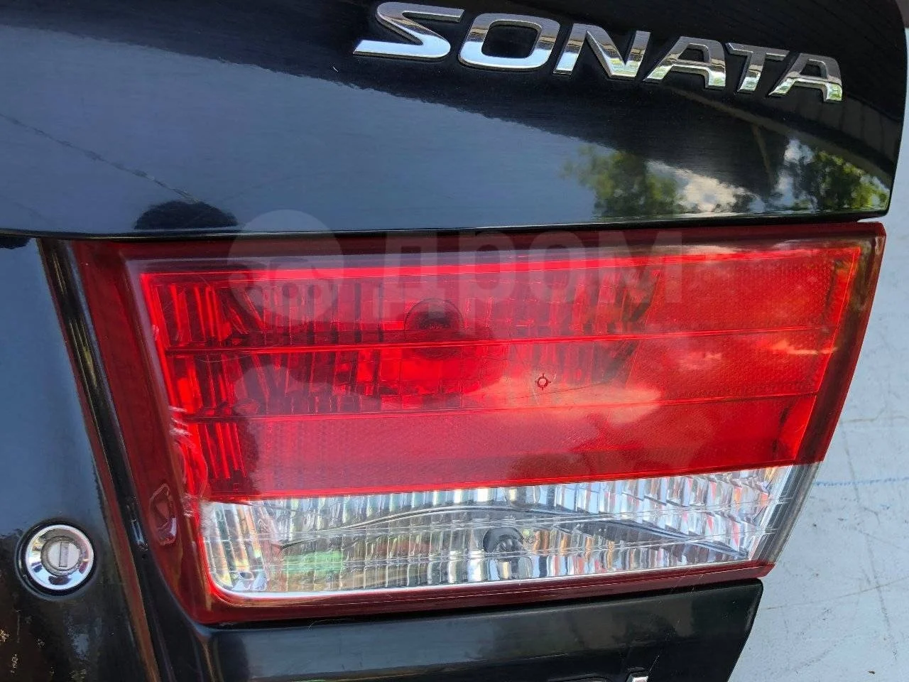 Фонарь крышки багажника внутренний Hyundai Sonata V (2004—2007)
