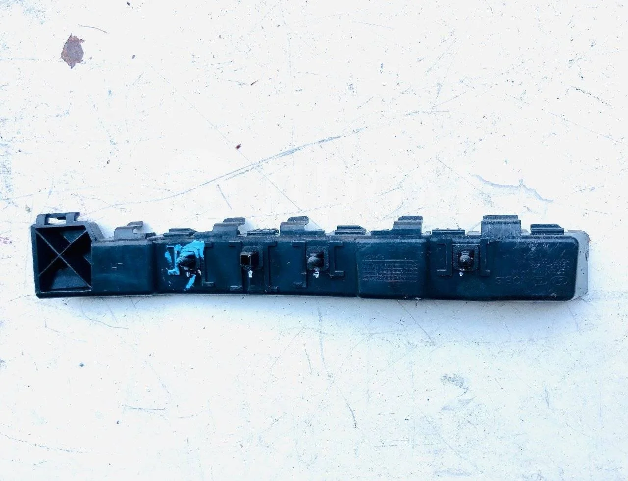 Кронштейн (направляющая) заднего бампера Kia Ceed ED (2006—2010)