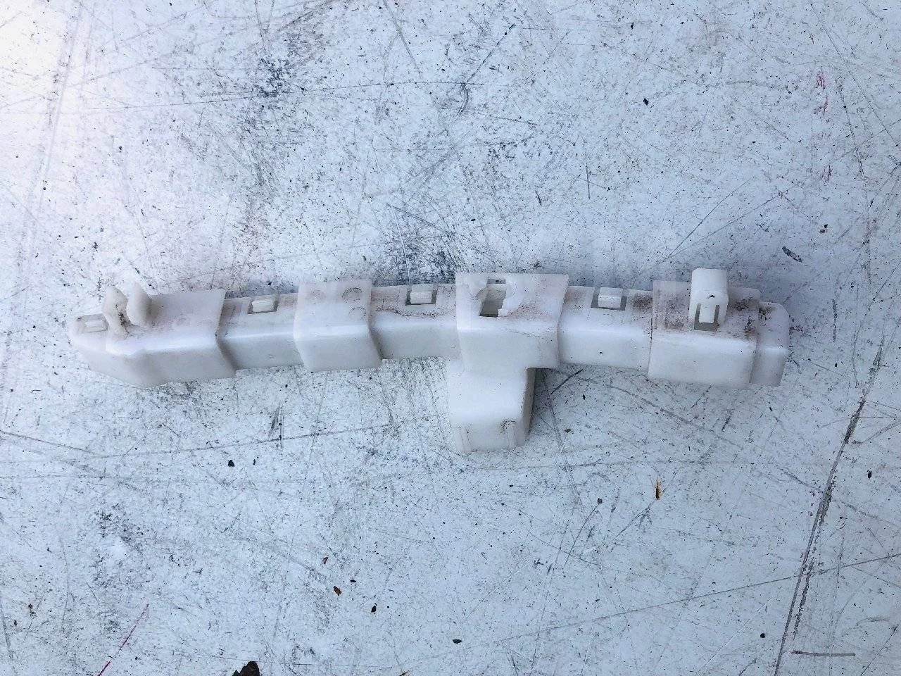 Кронштейн переднего бампера (крыла) Nissan Qashqai+2 I (2008—2010)