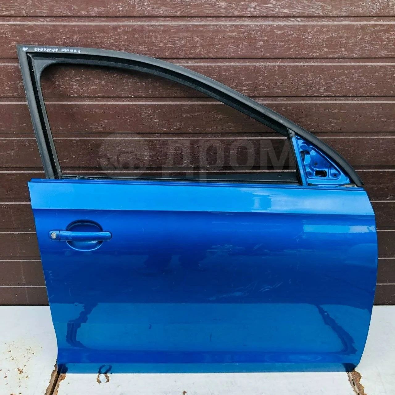 Дверь передняя правая Skoda Rapid I (2012—2017)
